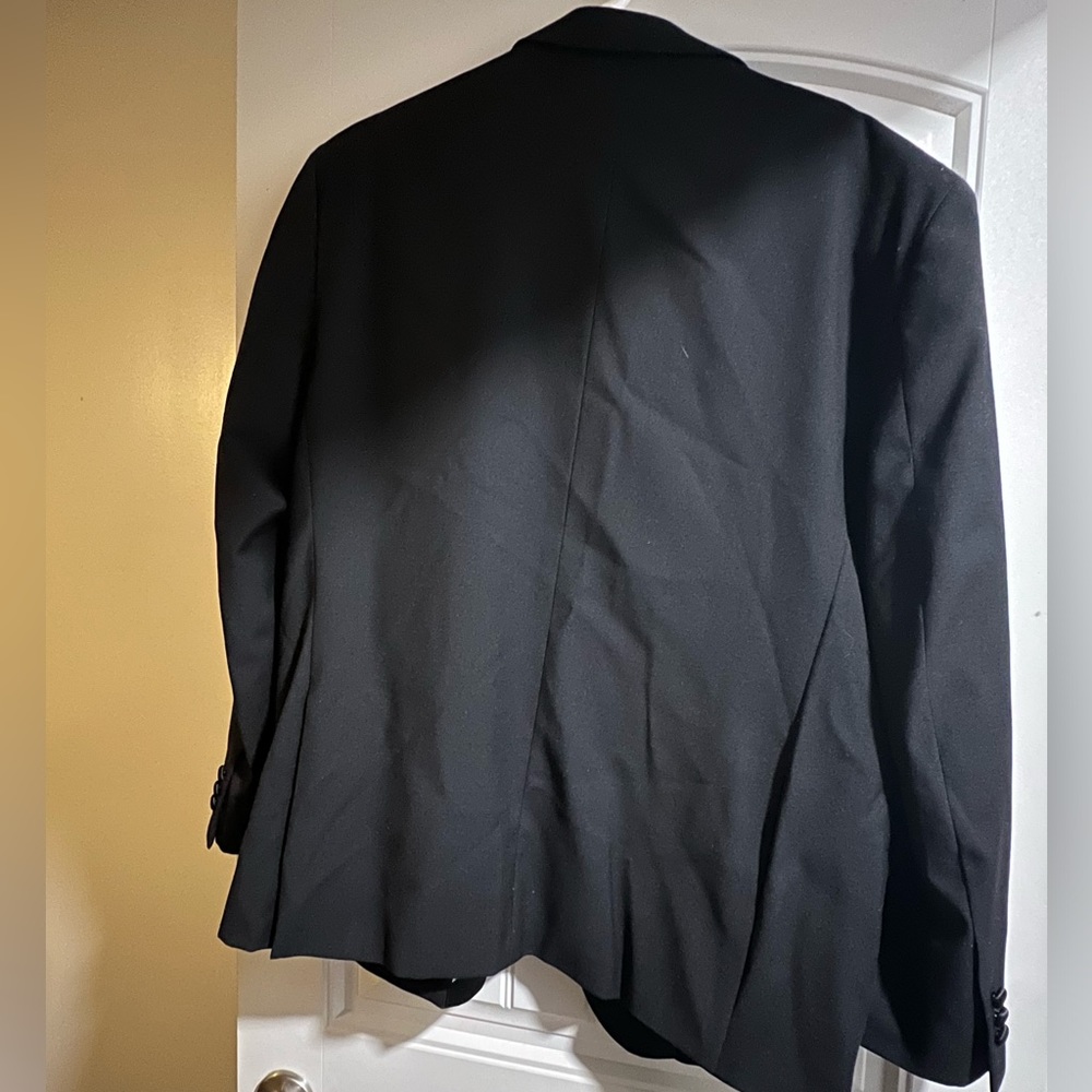 Modern Fit tuxedo Jacket and pants (Jackets in Xl and Pants are 46 Reg 40 Waist